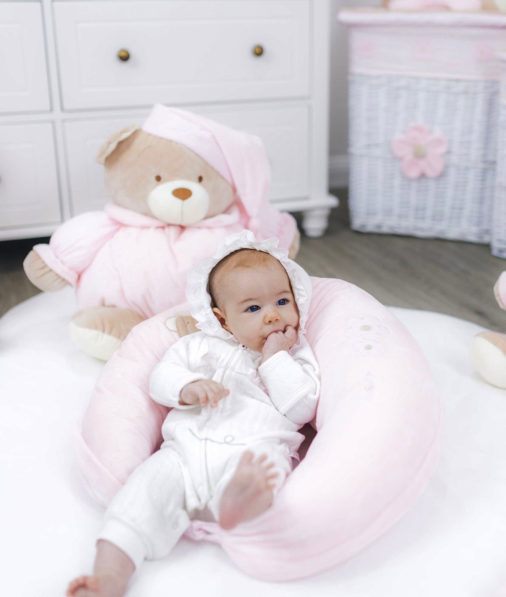 Pink feeding pillow best sale